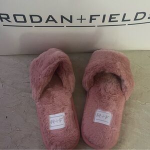 Rodan + Fields Plush Slide Slippers in Rose Pink